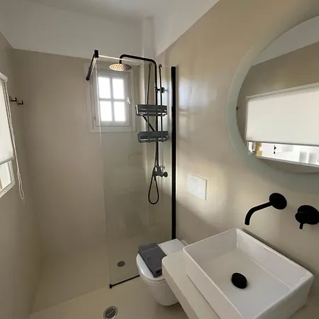 Akrolithos Apartment *