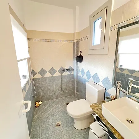 Akrolithos Apartment *