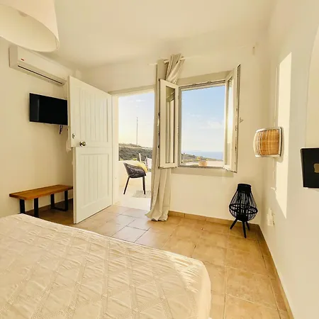 Akrolithos Apartment *