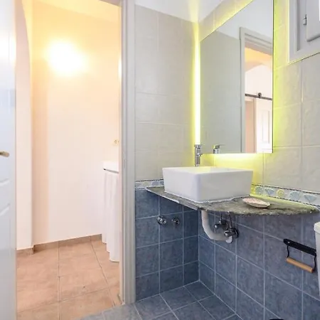 Apartment Akrolithos *